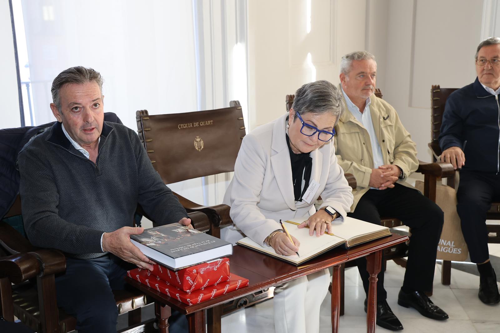 WhatsApp Image 2025-11-20 at 13.23.29 (1)