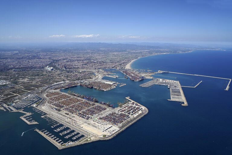 Orange impulsa la transformación del Puerto de Valencia con una red privada 5G para hacerlo más conectado, inteligente y eficiente